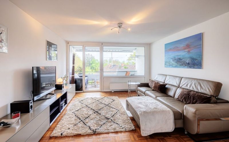 Sonnige, ruhige 3,5-Zimmer-Wohnung mit Süd-West Logia und  Gem.Gartenbenutzung